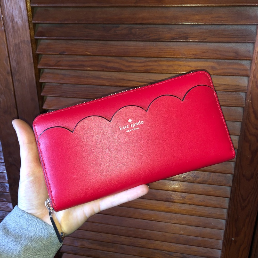 Kate Spade Scallop Continental Wallet